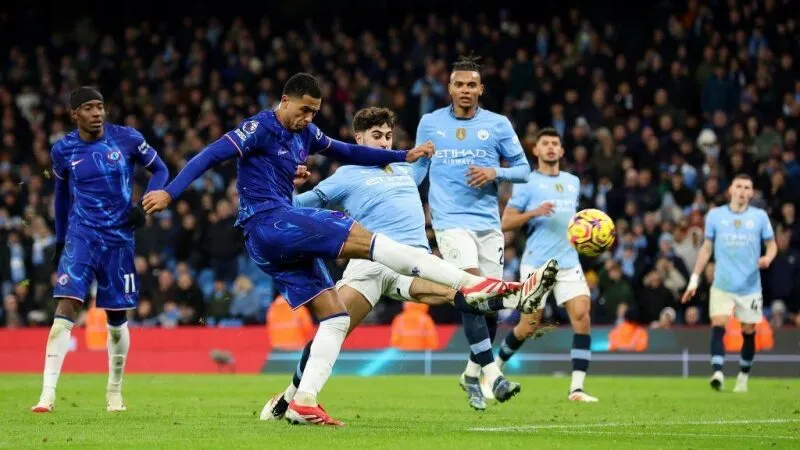 Man City đấu với Chelsea 01